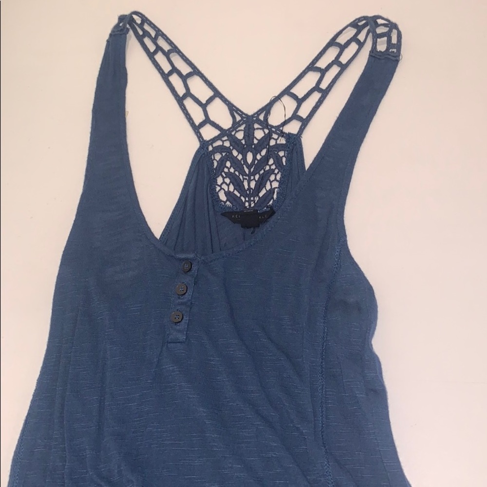 blue tank top